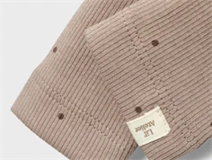 detaljebillede af Lil\' Atelier leggings i etherea med prikker